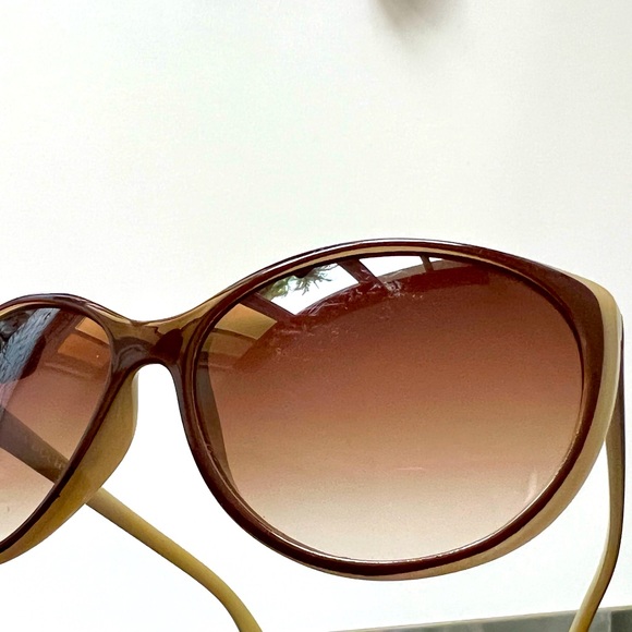 Gorgeous brown Dana Buchman Sunglasses. - Picture 6 of 6